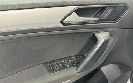 Volkswagen Tiguan II, 2021 год, 2 750 000 рублей, 17 фотография