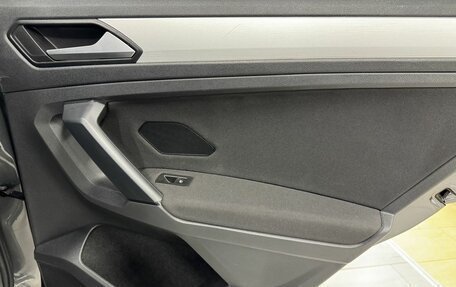 Volkswagen Tiguan II, 2021 год, 2 750 000 рублей, 34 фотография