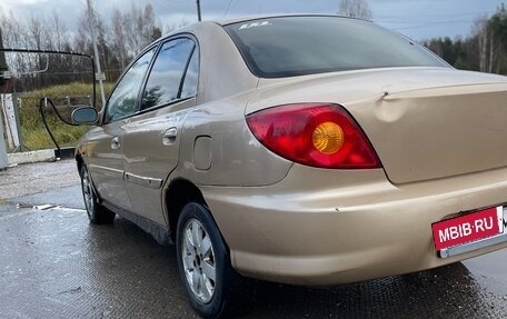 KIA Rio II, 2001 год, 65 000 рублей, 2 фотография