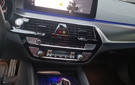 BMW 5 серия, 2022 год, 6 200 000 рублей, 2 фотография