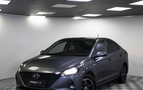 Hyundai Solaris II рестайлинг, 2021 год, 1 555 000 рублей, 2 фотография