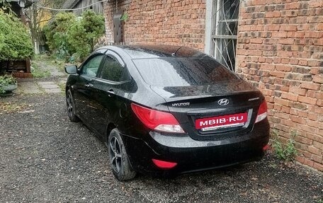 Hyundai Solaris II рестайлинг, 2013 год, 850 000 рублей, 2 фотография