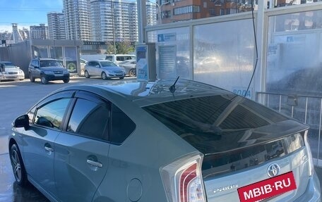 Toyota Prius, 2013 год, 999 999 рублей, 9 фотография