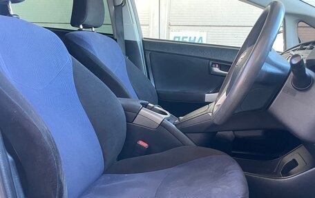 Toyota Prius, 2013 год, 999 999 рублей, 20 фотография