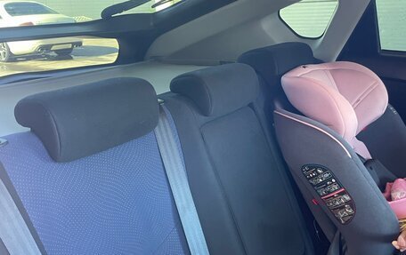 Toyota Prius, 2013 год, 999 999 рублей, 24 фотография