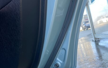 Toyota Prius, 2013 год, 999 999 рублей, 27 фотография