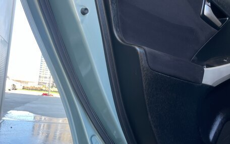 Toyota Prius, 2013 год, 999 999 рублей, 33 фотография