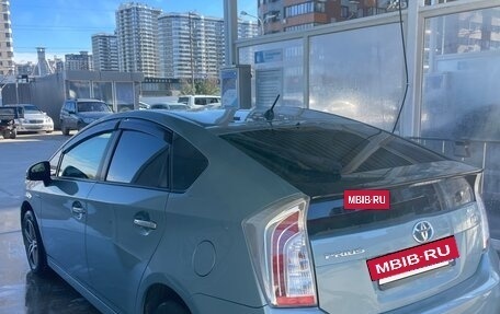 Toyota Prius, 2013 год, 999 999 рублей, 10 фотография