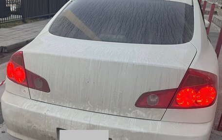 Nissan Skyline, 2004 год, 350 000 рублей, 3 фотография