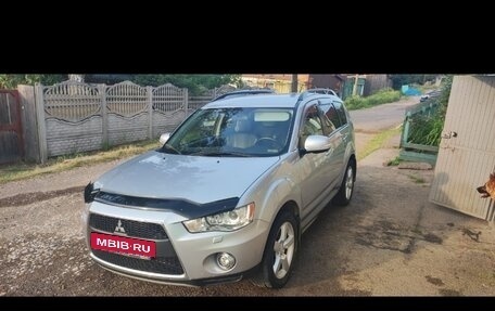 Mitsubishi Outlander III рестайлинг 3, 2012 год, 1 385 000 рублей, 3 фотография
