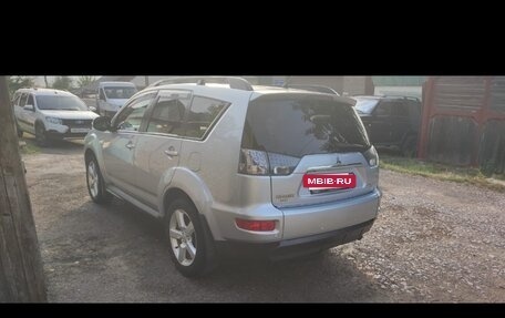 Mitsubishi Outlander III рестайлинг 3, 2012 год, 1 385 000 рублей, 4 фотография