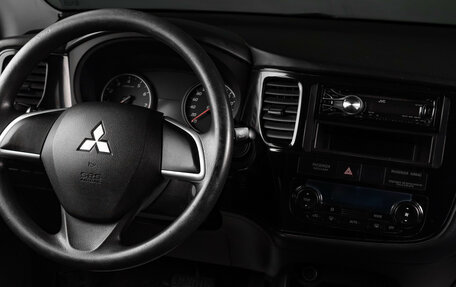 Mitsubishi Outlander III рестайлинг 3, 2012 год, 1 249 000 рублей, 15 фотография