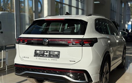 Volkswagen Tiguan, 2025 год, 4 860 000 рублей, 6 фотография