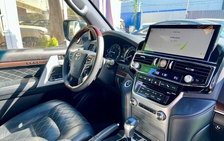 Toyota Land Cruiser 200, 2018 год, 7 300 000 рублей, 10 фотография