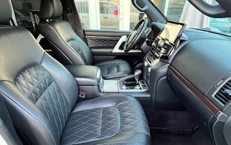 Toyota Land Cruiser 200, 2018 год, 7 300 000 рублей, 13 фотография