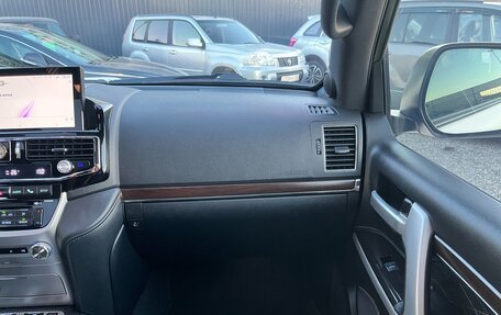 Toyota Land Cruiser 200, 2018 год, 7 300 000 рублей, 22 фотография