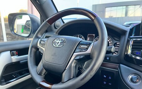 Toyota Land Cruiser 200, 2018 год, 7 300 000 рублей, 27 фотография