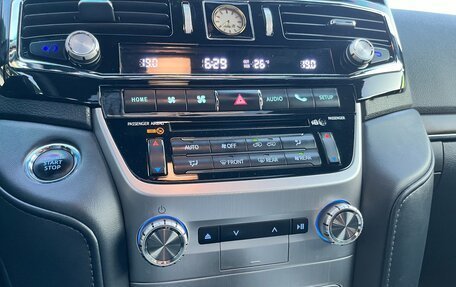 Toyota Land Cruiser 200, 2018 год, 7 300 000 рублей, 25 фотография