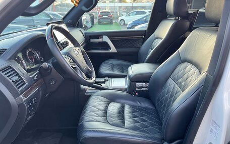 Toyota Land Cruiser 200, 2018 год, 7 300 000 рублей, 31 фотография