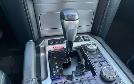 Toyota Land Cruiser 200, 2018 год, 7 300 000 рублей, 23 фотография