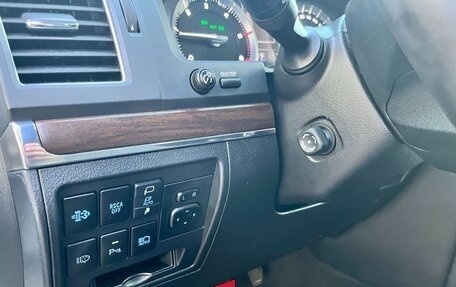 Toyota Land Cruiser 200, 2018 год, 7 300 000 рублей, 29 фотография