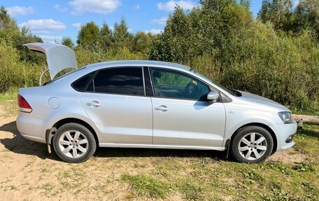 Volkswagen Polo VI (EU Market), 2012 год, 700 000 рублей, 4 фотография