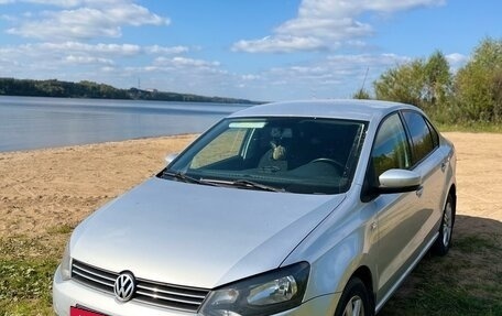 Volkswagen Polo VI (EU Market), 2012 год, 700 000 рублей, 2 фотография