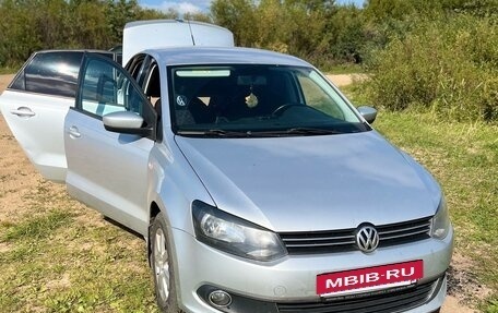 Volkswagen Polo VI (EU Market), 2012 год, 700 000 рублей, 3 фотография