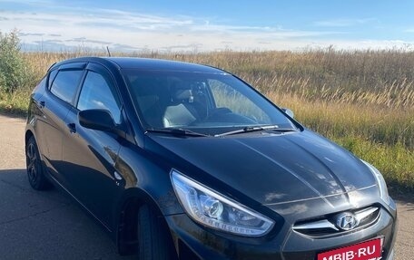 Hyundai Solaris II рестайлинг, 2013 год, 699 000 рублей, 2 фотография