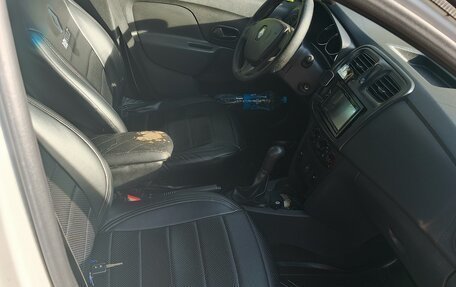 Renault Logan II, 2018 год, 440 000 рублей, 4 фотография