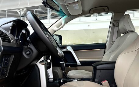 Toyota Land Cruiser Prado 150 рестайлинг 2, 2010 год, 2 470 000 рублей, 15 фотография