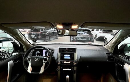 Toyota Land Cruiser Prado 150 рестайлинг 2, 2010 год, 2 470 000 рублей, 25 фотография