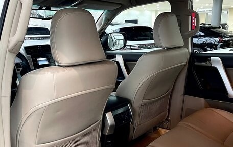 Toyota Land Cruiser Prado 150 рестайлинг 2, 2010 год, 2 470 000 рублей, 20 фотография