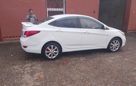 Hyundai Solaris II рестайлинг, 2012 год, 710 000 рублей, 2 фотография