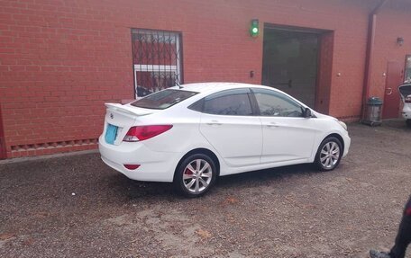 Hyundai Solaris II рестайлинг, 2012 год, 710 000 рублей, 3 фотография