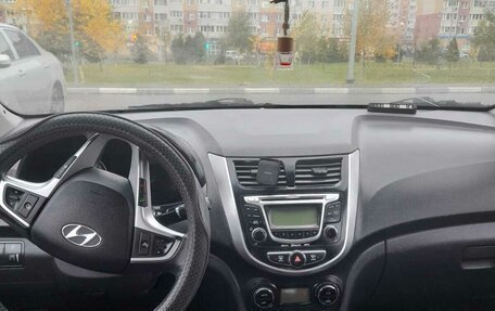 Hyundai Solaris II рестайлинг, 2012 год, 710 000 рублей, 4 фотография
