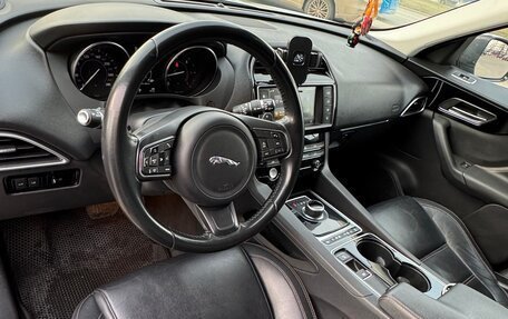 Jaguar F-Pace, 2017 год, 2 870 000 рублей, 13 фотография