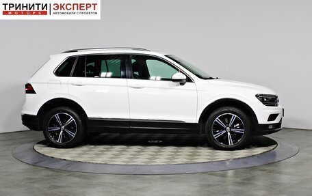 Volkswagen Tiguan II, 2018 год, 1 997 000 рублей, 4 фотография