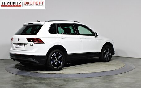 Volkswagen Tiguan II, 2018 год, 1 997 000 рублей, 5 фотография