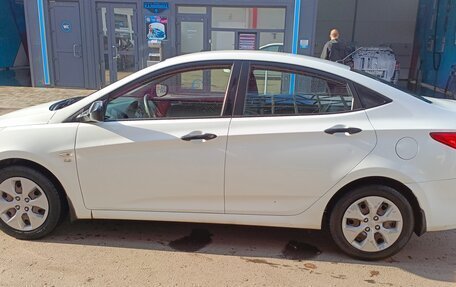 Hyundai Solaris II рестайлинг, 2015 год, 780 000 рублей, 3 фотография