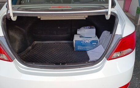 Hyundai Solaris II рестайлинг, 2015 год, 780 000 рублей, 4 фотография