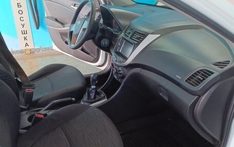 Hyundai Solaris II рестайлинг, 2015 год, 780 000 рублей, 10 фотография