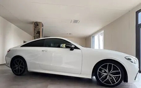 Mercedes-Benz E-Класс, 2023 год, 6 820 000 рублей, 2 фотография