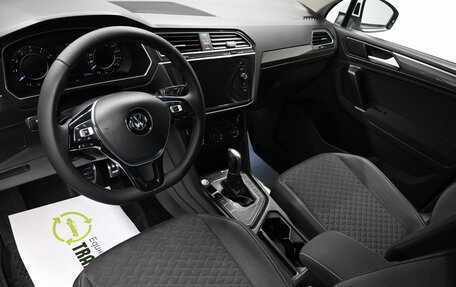 Volkswagen Tiguan II, 2018 год, 2 195 000 рублей, 8 фотография