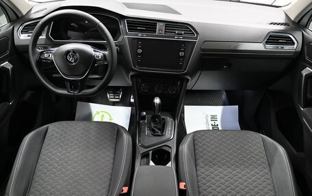 Volkswagen Tiguan II, 2018 год, 2 195 000 рублей, 10 фотография