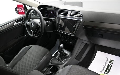 Volkswagen Tiguan II, 2018 год, 2 195 000 рублей, 13 фотография