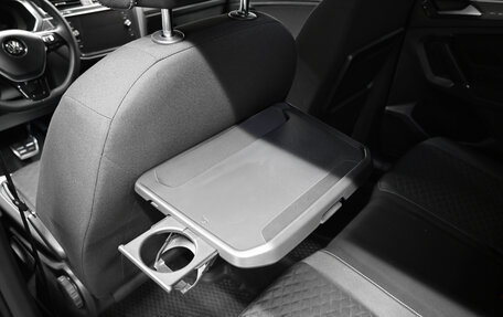 Volkswagen Tiguan II, 2018 год, 2 195 000 рублей, 21 фотография