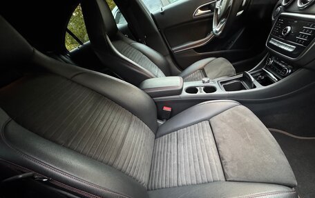 Mercedes-Benz CLA, 2019 год, 2 700 000 рублей, 17 фотография