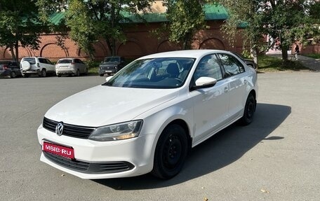 Volkswagen Jetta VI, 2013 год, 960 000 рублей, 1 фотография