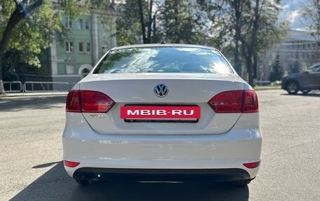 Volkswagen Jetta VI, 2013 год, 960 000 рублей, 7 фотография